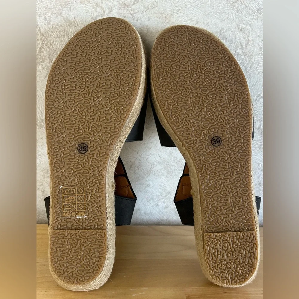 Black Scalloped Espadrille Platform Sandals Size 9 NWT In Box
